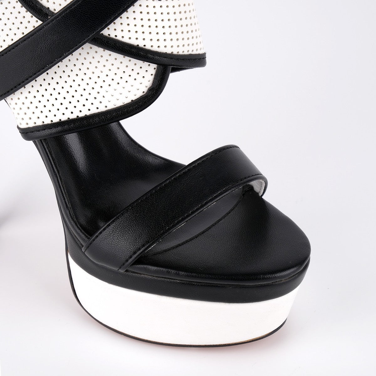 Platform Buckle Strap High Heel Sandals - Onlymaker Classic